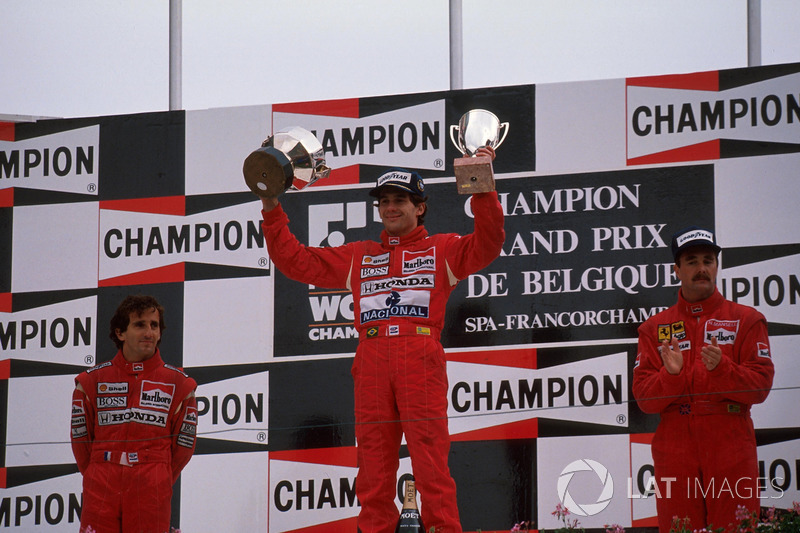 Podium : le vainqueur Ayrton Senna, le deuxième Alain Prost, le troisième Nigel Mansell