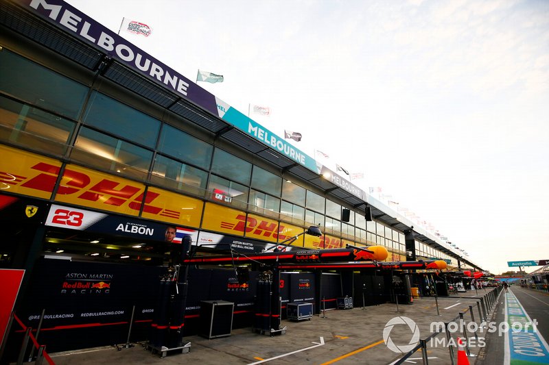 Red Bull Racing garajı