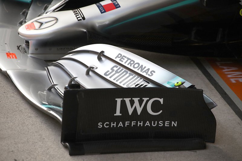 L'aileron avant de la Mercedes AMG F1 W10