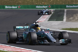 Lewis Hamilton, Mercedes AMG F1 W08, Valtteri Bottas, Mercedes AMG F1 W08