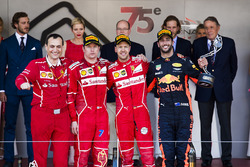 Yarış galibi Sebastian Vettel, Ferrari, 2. Kimi Raikkonen, Ferrari, 3. Daniel Ricciardo, Red Bull Ra