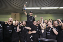 Ganador, Valtteri Bottas, Mercedes AMG F1, celebra