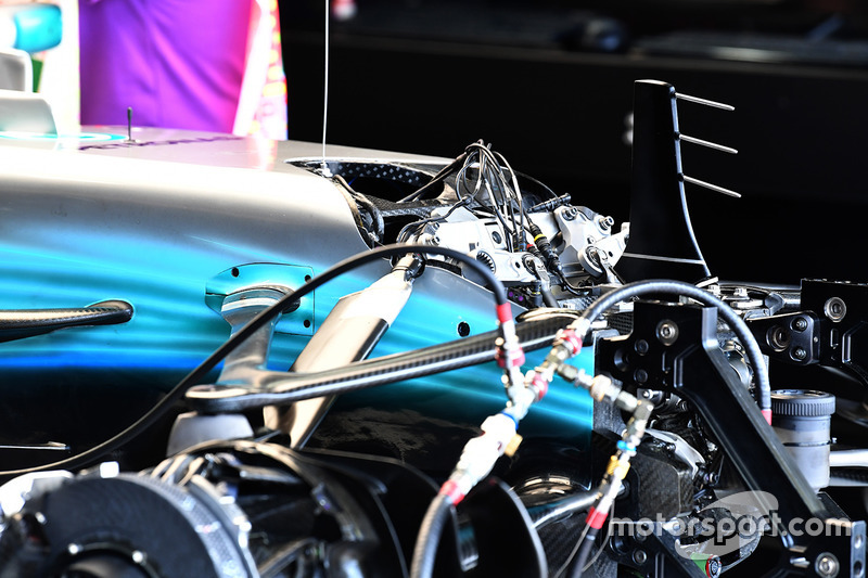 Mercedes-Benz F1 W08 ön süspansiyon detay