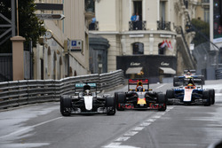 Lewis Hamilton, Mercedes AMG F1 W07 Hybrid leads Daniel Ricciardo, Red Bull Racing RB12