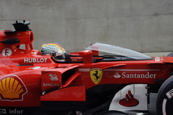 Sebastian Vettel, Ferrari SF70H, mit Cockpitschutz Shield