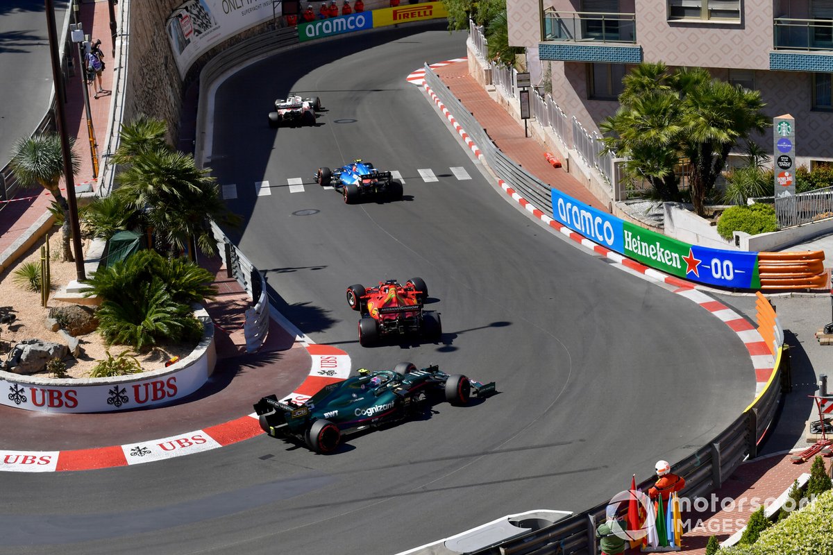 Nikita Mazepin, Haas VF-21, Esteban Ocon, Alpine A521, Charles Leclerc, Ferrari SF21, dan Sebastian Vettel, Aston Martin AMR21