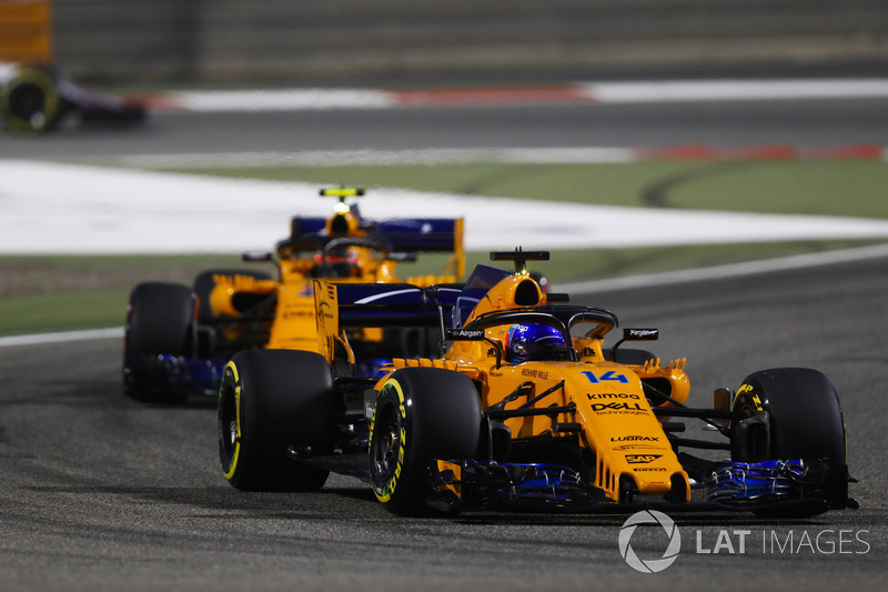 <img src="https://cdn-1.motorsport.com/static/custom/car-thumbs/F1_2018/TESTS/mclaren.png" alt="" width="250" /> McLaren