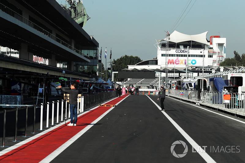 Pit lane