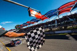 Yarış galibi Shane van Gisbergen, Triple Eight Race Engineering Holden