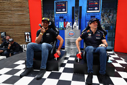 Уболівальник Макса Ферстаппена, Red Bull Racing