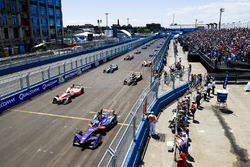 Partenza: Sam Bird, DS Virgin Racing, e Felix Rosenqvist, Mahindra Racing al comando