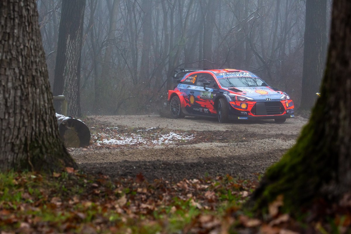 Pereli Hyundai Motorsport, Dani Sordo, dan navigatornya, Carlos del Barrio, sukses memenangi SS2 Reli Monza 2020.