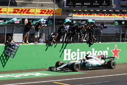 Race winner Lewis Hamilton, Mercedes AMG F1 W08