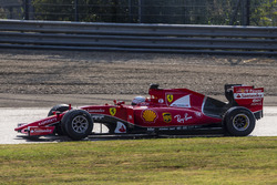 Себастьян Феттель, Ferrari, тестує шини Pirelli зразку 2017 року