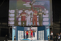 Podio: il vincitore Lucas di Grassi, ABT Schaeffler Audi Sport, secondo lugar Jérôme d'Ambrosio, Dr