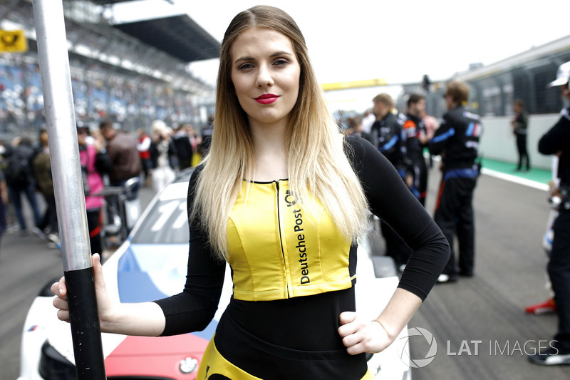 La grid girl di Marco Wittmann, BMW Team RMG