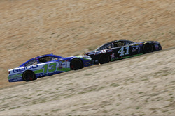 Kurt Busch, Stewart-Haas Racing Chevrolet, Casey Mears, Germain Racing Chevrolet