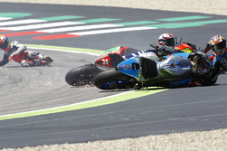 Sturz: Jack Miller, Marc VDS, Loris Baz, Avintia Racing, und Alvaro Bautista, Aprilia Racing Team Gr