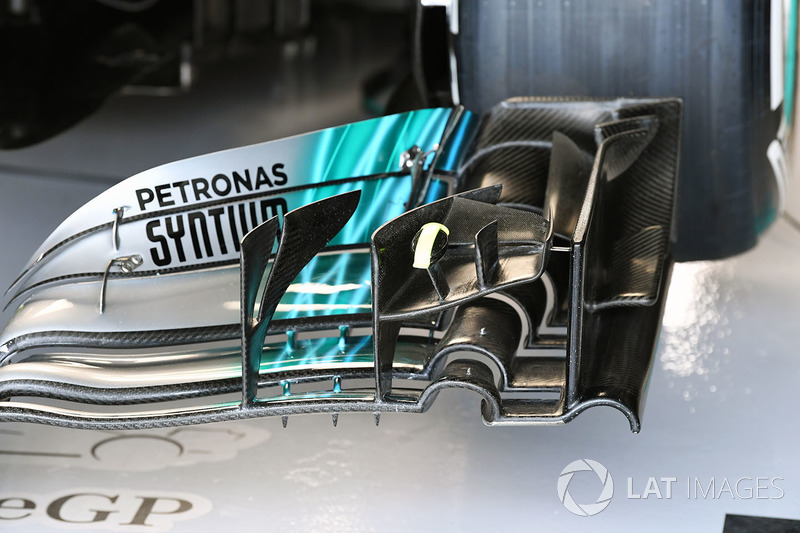 Переднє антикрило Mercedes-Benz F1 W08
