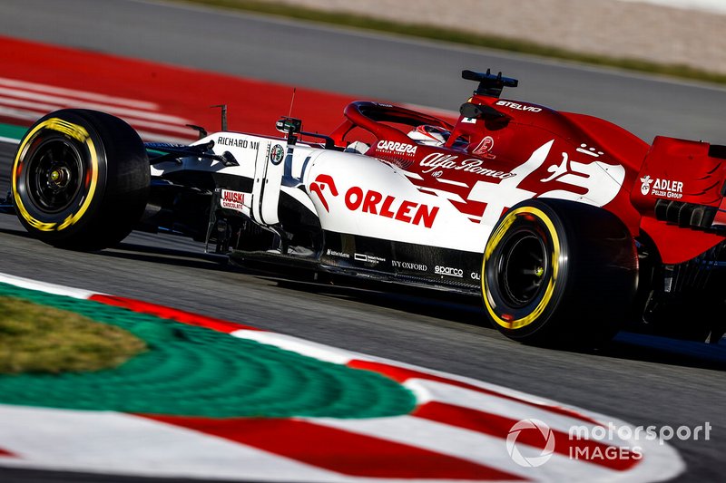 Kimi Raikkonen, Alfa Romeo Racing C39 dotata di pinna sul cofano motore