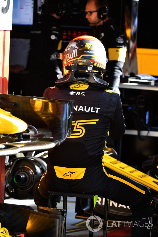 Карлос Сайнс, Renault Sport F1 Team