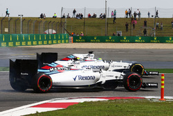 Valtteri Bottas, Williams FW38 and Felipe Massa, Williams FW38 battle for position