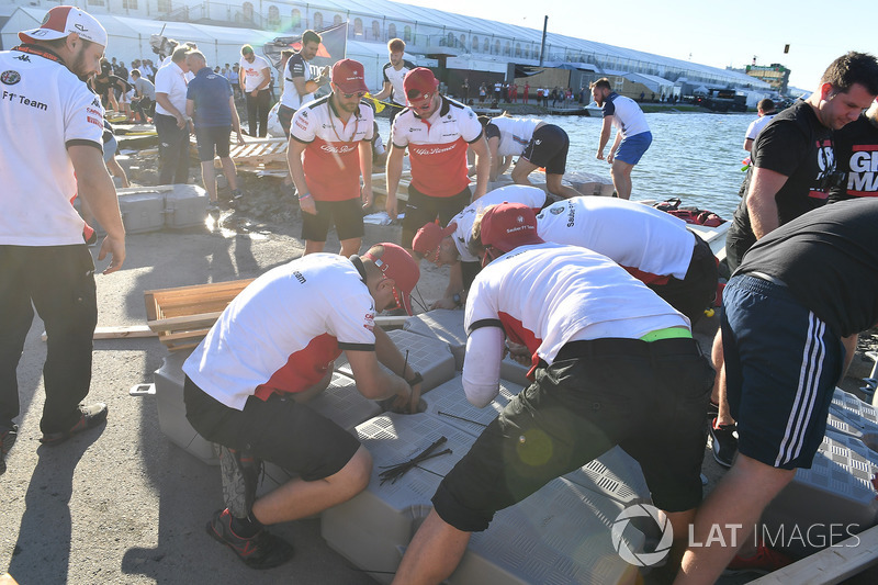 Sauber у перегонах на плотах