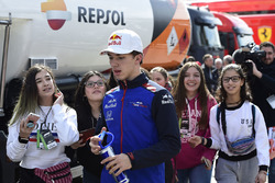 Pierre Gasly, Scuderia Toro Rosso and young fans