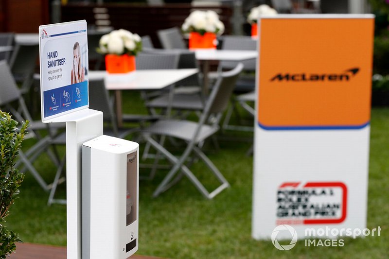 Du matériel de désinfection dans le paddock
