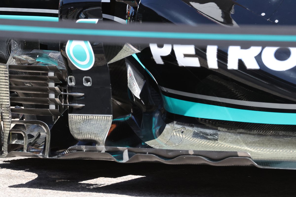 Detalle del fondo del Mercedes W12