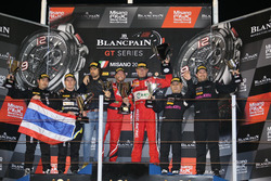 Podium AM-Cup: 1. #11 Kessel Racing, Ferrari 488 GT3: Michael Broniszewski, Giacomo Piccini; 2. #39