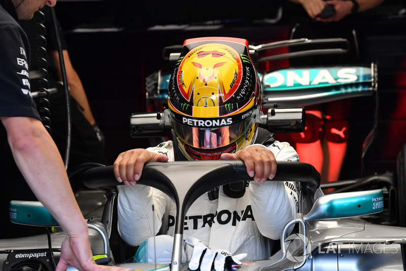 Lewis Hamilton, Mercedes-Benz F1 W08 with halo