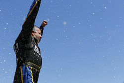 Sieger Tony Stewart, Stewart-Haas Racing, Chevrolet