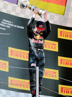 Переможець Макс Ферстаппен, Red Bull Racing святкує на подіумі