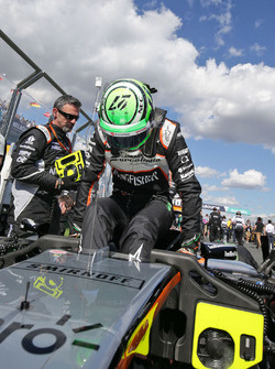 Nico Hulkenberg, Sahara Force India F1 VJM09 on the grid