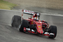 Sebastian Vettel, Ferrari test de 2017 spec Pirelli