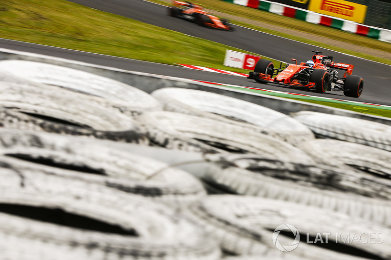Fernando Alonso, McLaren MCL32, Stoffel Vandoorne, McLaren MCL32