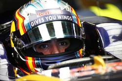 Carlos Sainz Jr., Scuderia Toro Rosso STR11