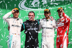 Podium: winnaar Lewis Hamilton, Mercedes AMG F1, tweede Nico Rosberg, Mercedes AMG F1, derde Sebasti