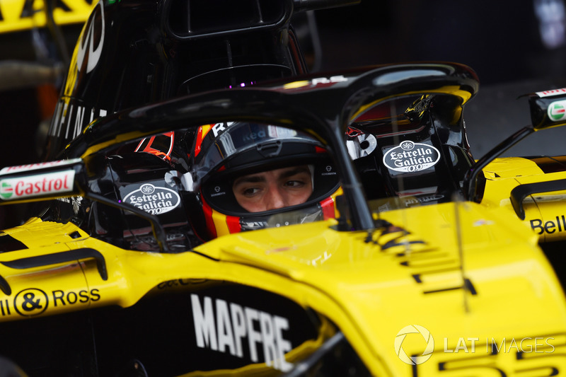 Карлос Сайнс-мл., Renault Sport F1 Team RS18