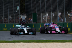 Валттері Боттас, Mercedes-AMG F1 W09 EQ Power+ Серхіо Перес, Force India