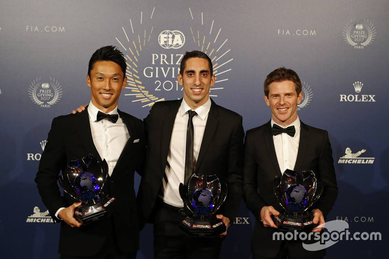Kazuki Nakajima ve Sebastien Buemi ve Anthony Davidson