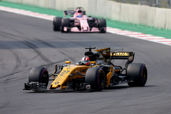 Nico Hulkenberg, Renault Sport F1 Team RS17, Sergio Perez, Sahara Force India F1 VJM10