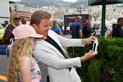 Nico Rosberg, Mercedes-Benz Ambassador with a fans