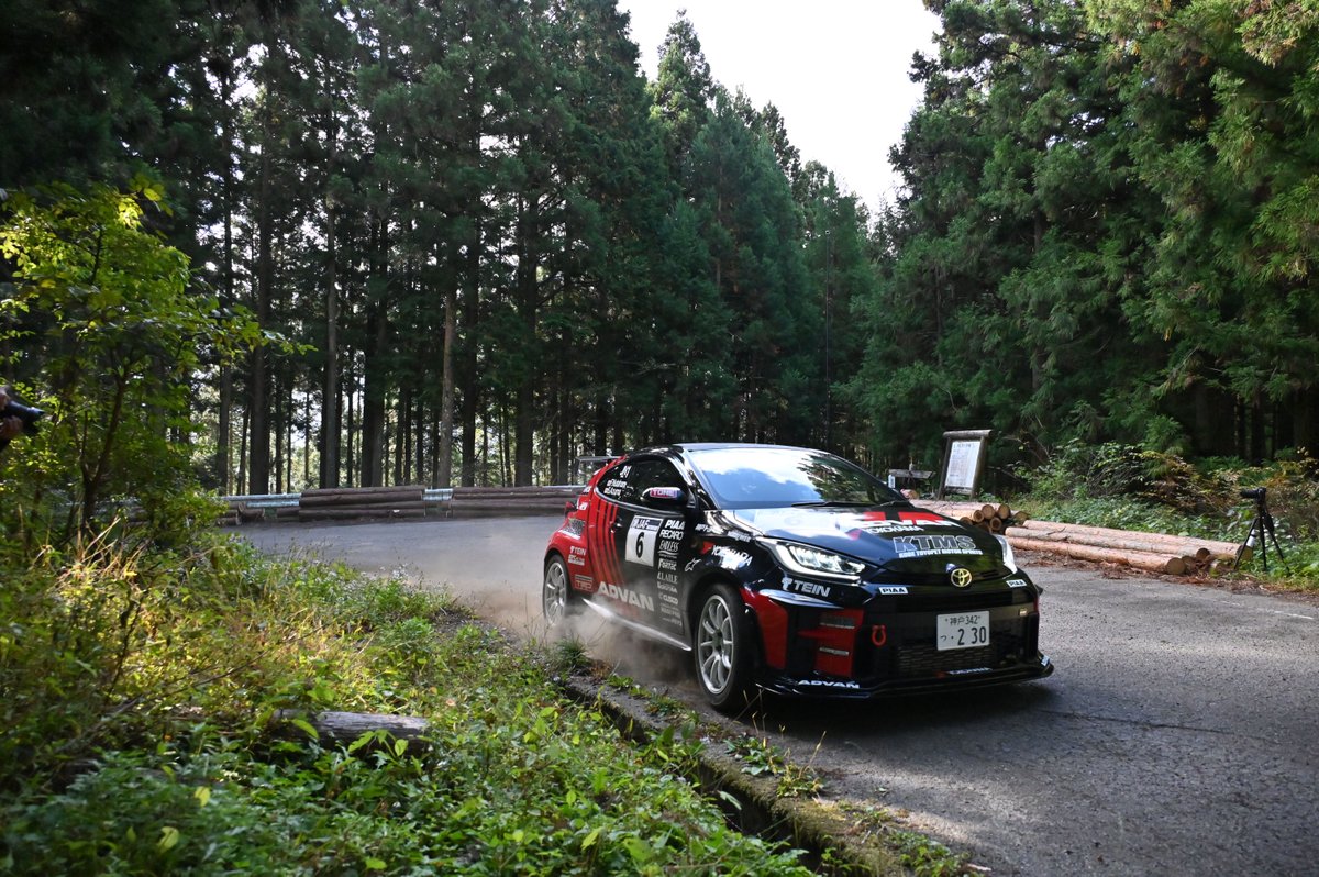 奴田原文雄/東駿吾 (ADVAN KTMS GRヤリス)