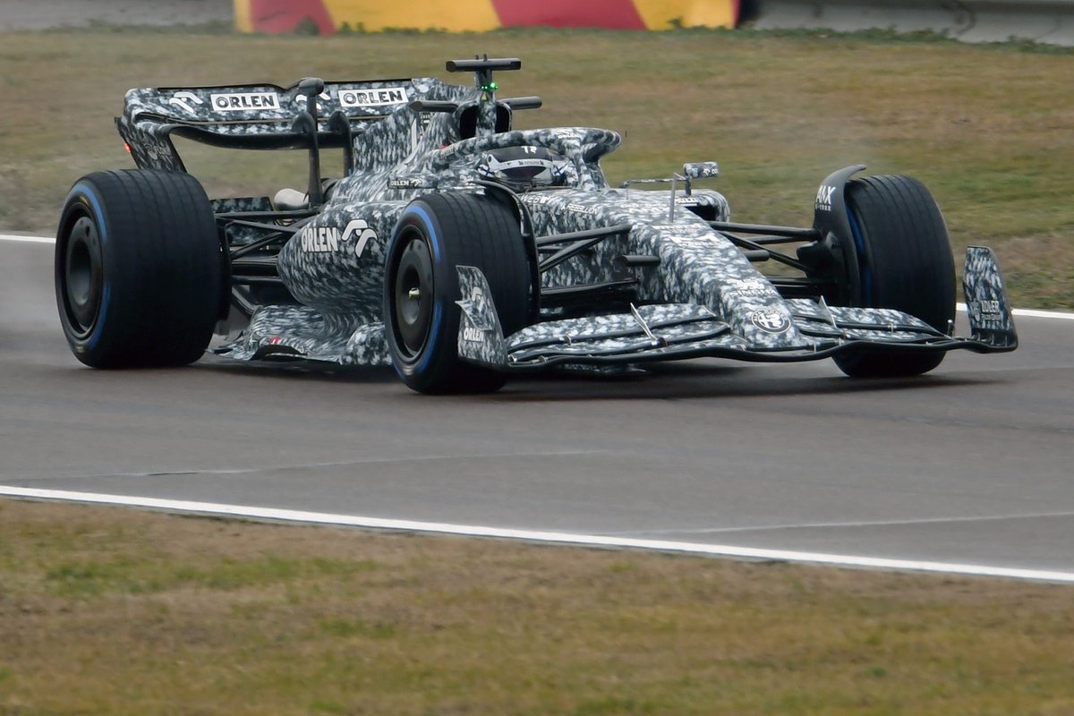 Valtteri Bottas, Alfa Romeo C42, nel filming day di Fiorano