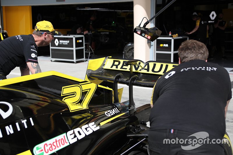 Renault F1 Team R. S. 19, dettaglio dell' ala posteriore con più incidenza