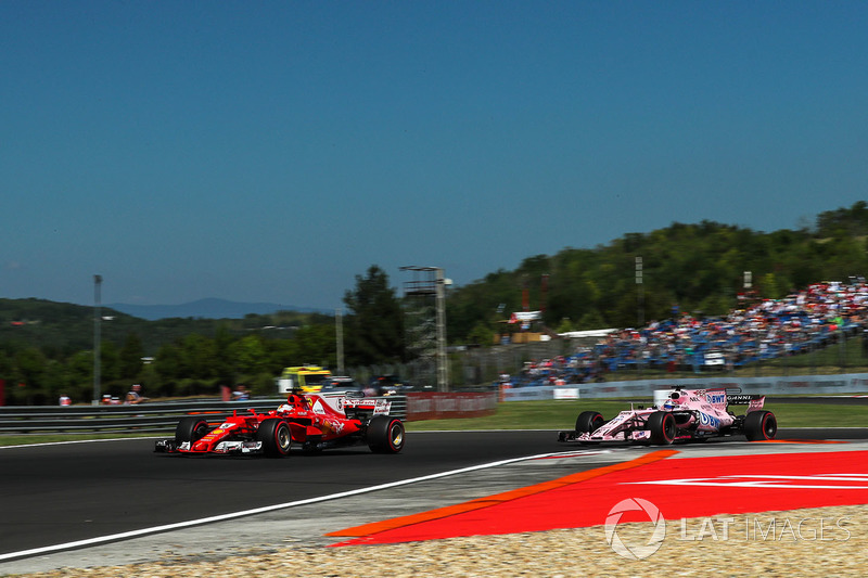 Sebastian Vettel, Ferrari SF70-H e Sergio Perez, Force India VJM10
