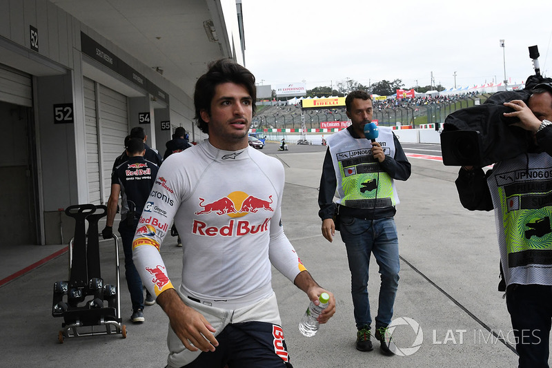 Carlos Sainz Jr., Scuderia Toro Rosso regres a pits después de su choque FP1