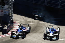Robin Frijns, Amlin Andretti Formula E Team, leads Antonio Felix da Costa, Amlin Andretti Formula E Team